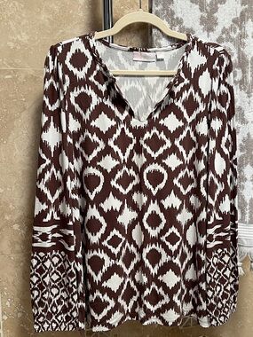 Belle by Kim Gravel Split Neck Top in Portabella - Sz L